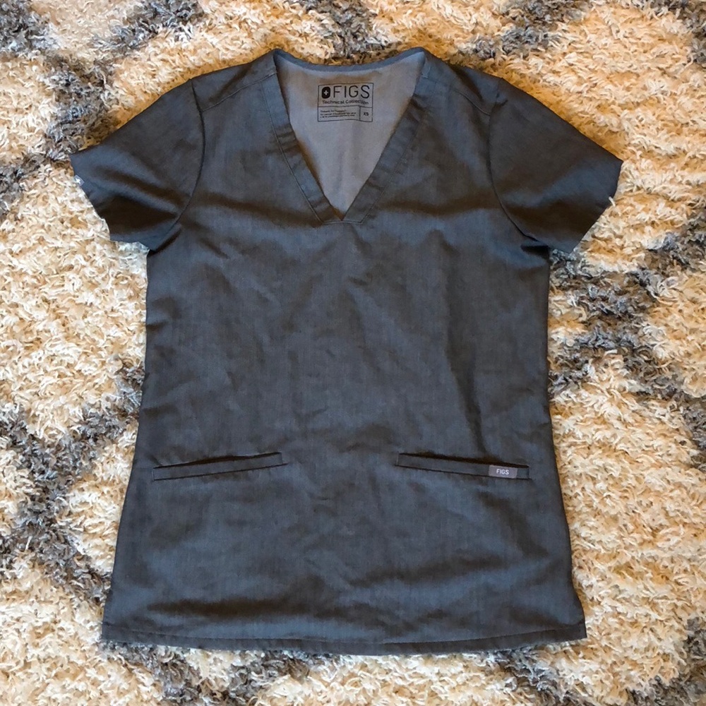 FIGS scrub top!